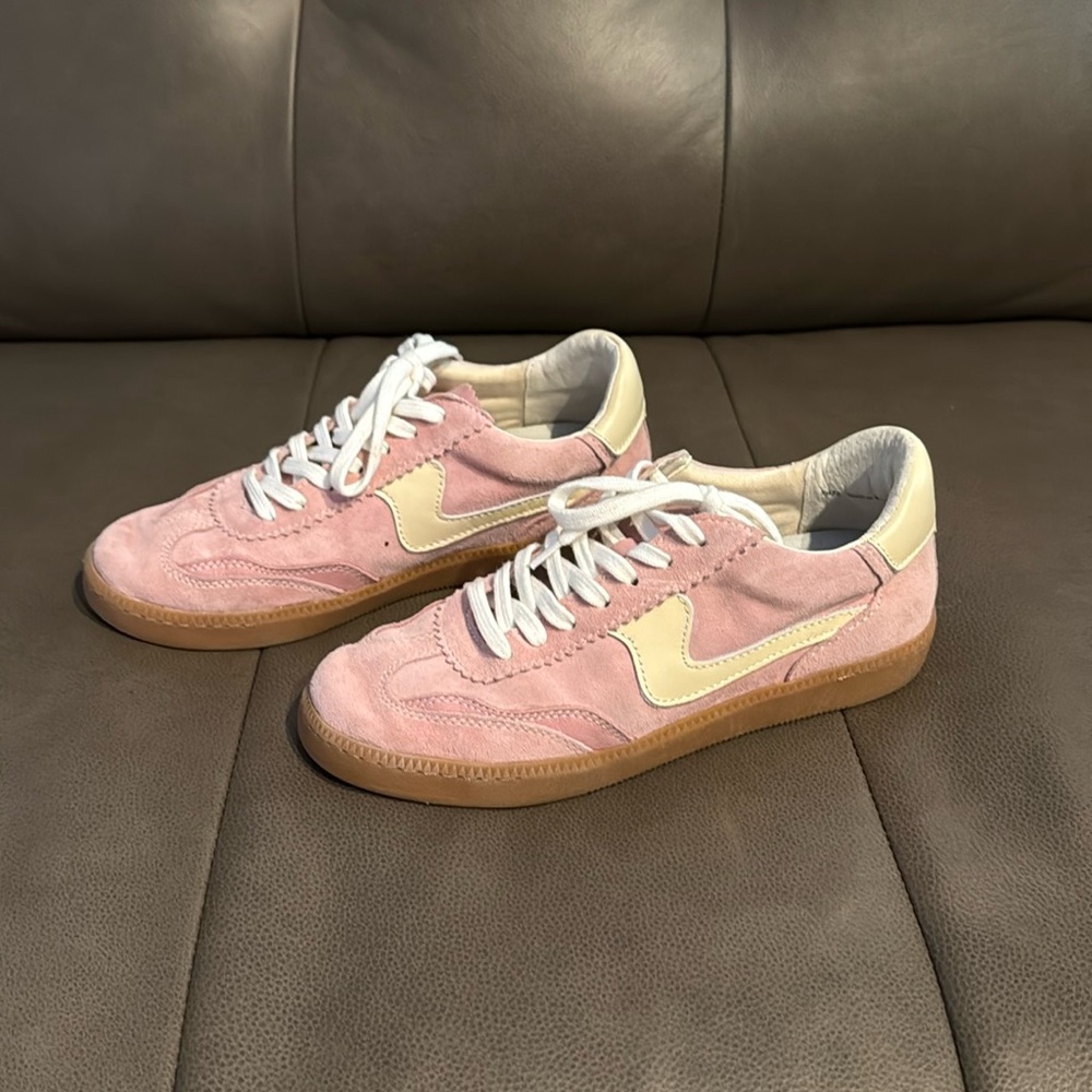 Dolce Vita sneakers